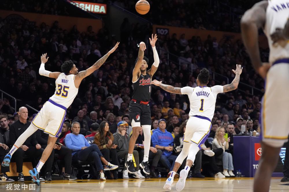 队展开了一 队展开了一